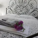 Delle Torri B&B 풀라