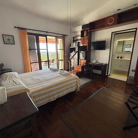 Delle Torri B&B 풀라