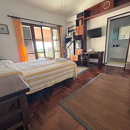 Delle Torri B&B 풀라